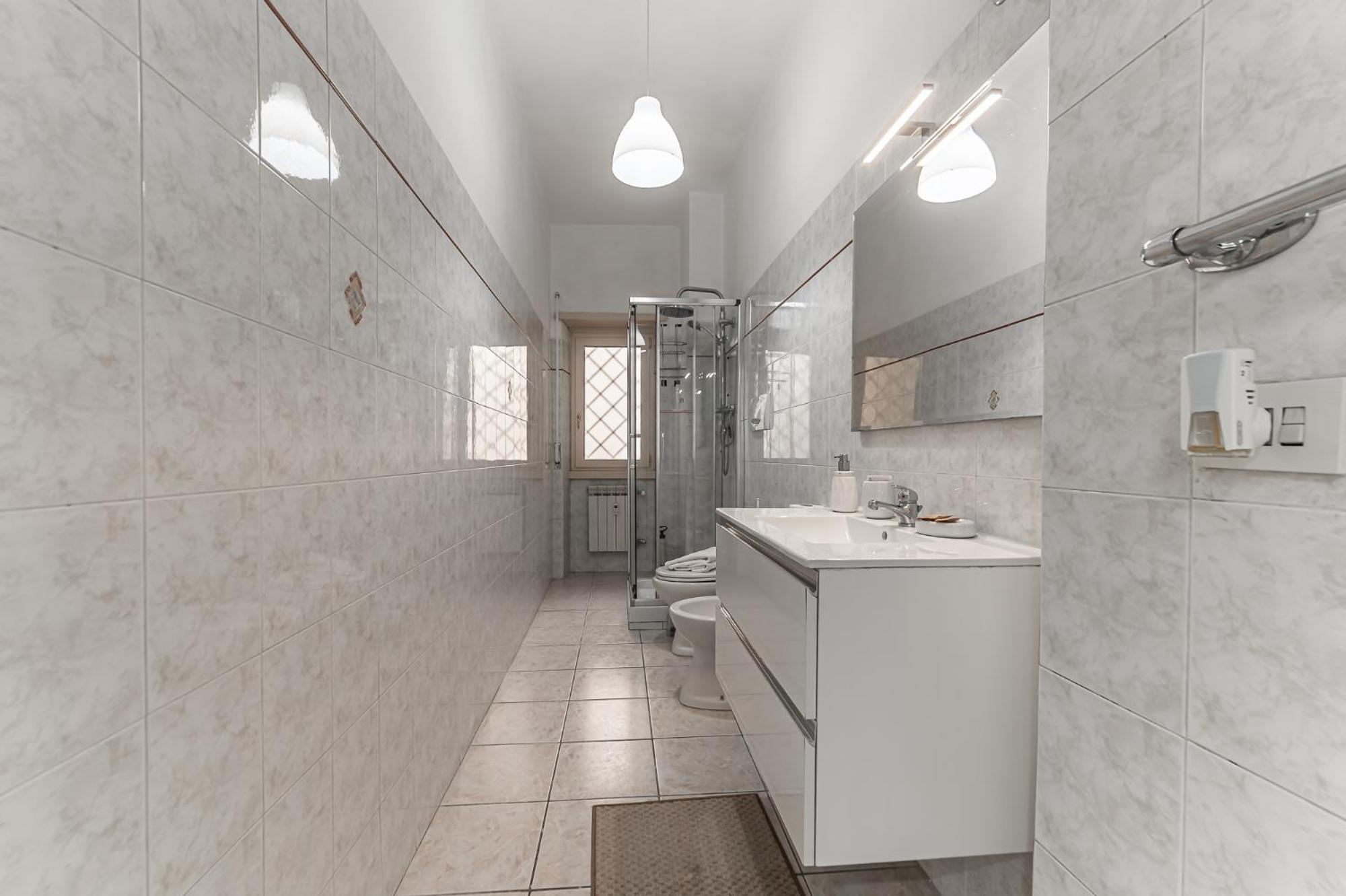 Vacanze Romane - Metro Teano & Wi-fi Apartment Rome