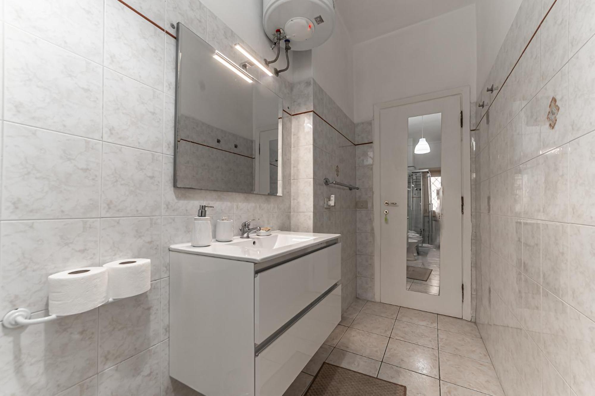 Vacanze Romane - Metro Teano & Wi-fi Apartment Rome